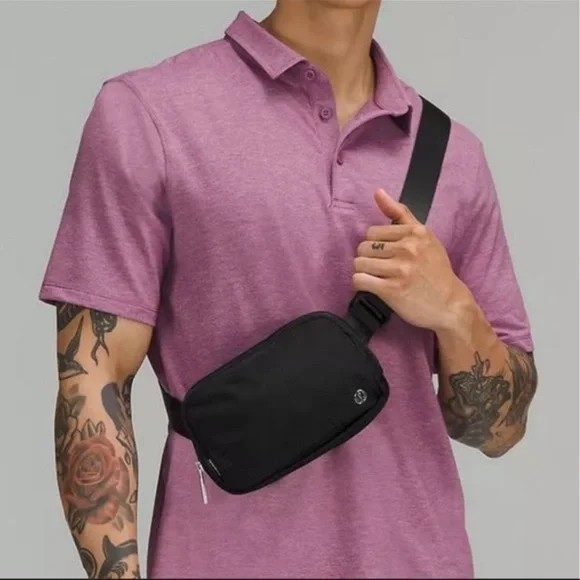 Lululemon Everywhere Belt Bag Black 1L - Picture 5 of 8